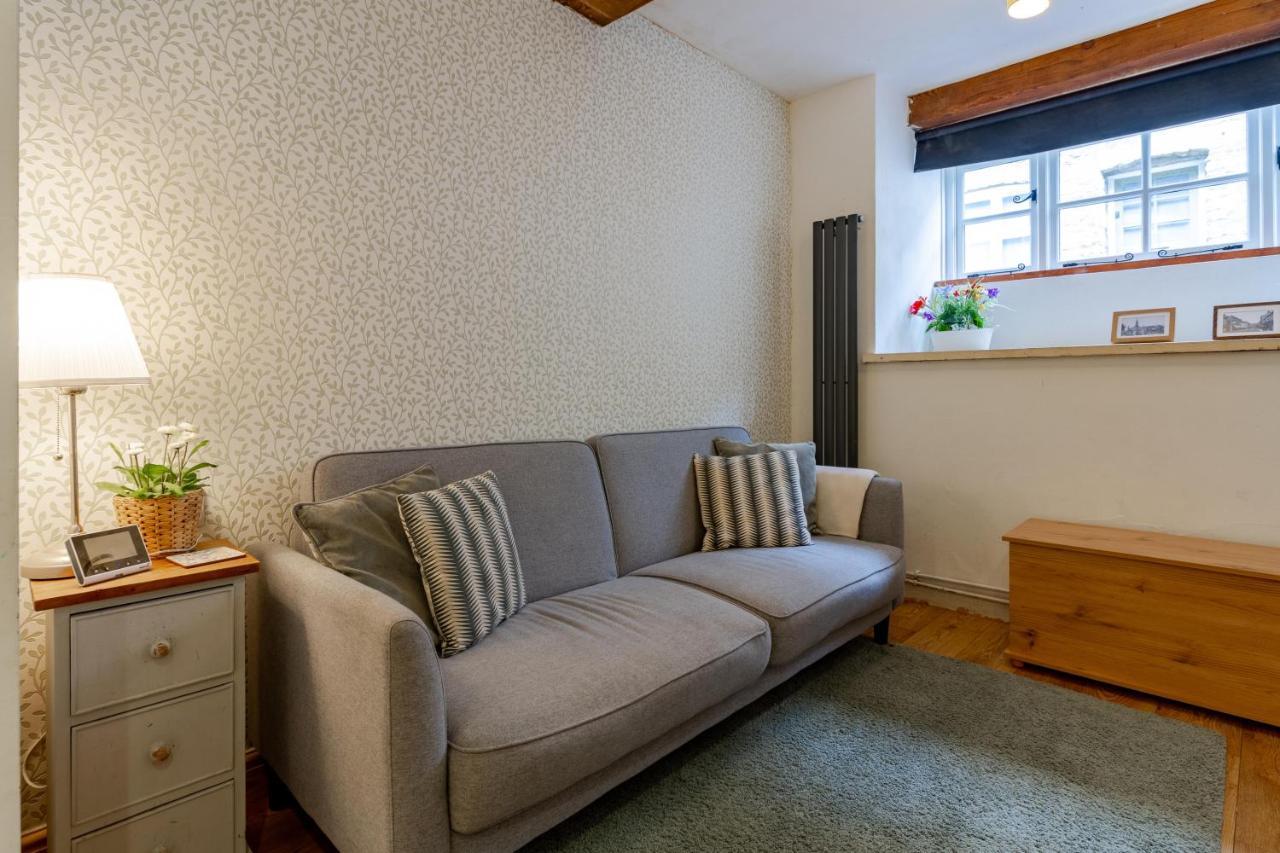 The Shoe Box Cottage With Allocated Parking ملمسبوري المظهر الخارجي الصورة